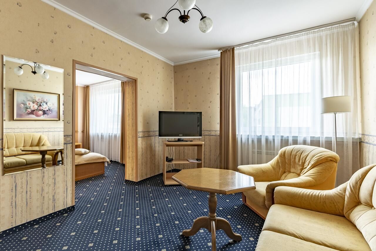 Отель Hotel Almarco Сьрода-Велькопольска-17