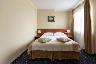 Отель Hotel Almarco Сьрода-Велькопольска Стандартные апартаменты-1