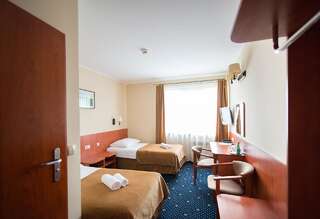 Отель Hotel Almarco Сьрода-Велькопольска Двухместный номер «Комфорт» с 1 кроватью или 2 отдельными кроватями-2